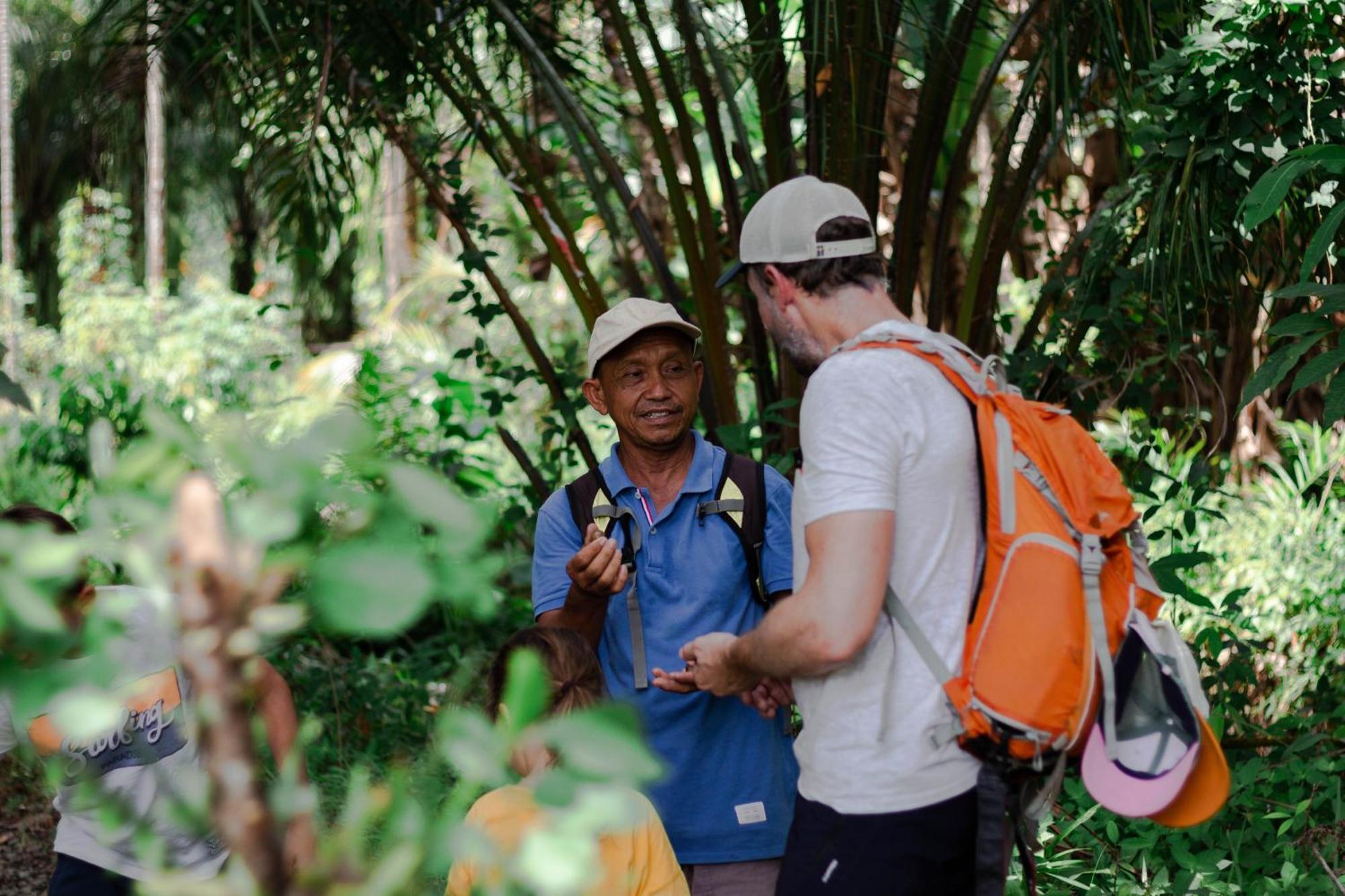 Ambow Homestay Jungle Trekking & Village Tour Bukit Lawang Bagian luar foto