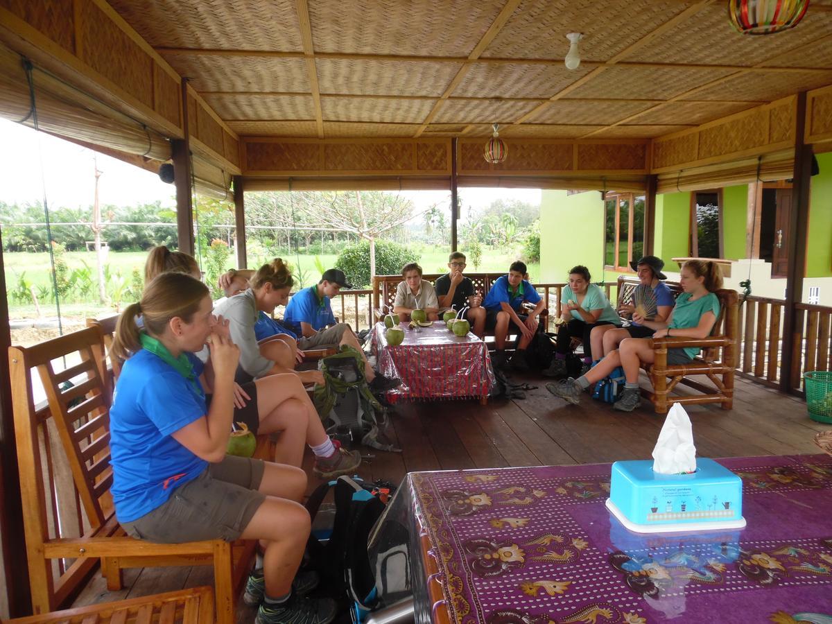 Ambow Homestay Jungle Trekking & Village Tour Bukit Lawang Bagian luar foto
