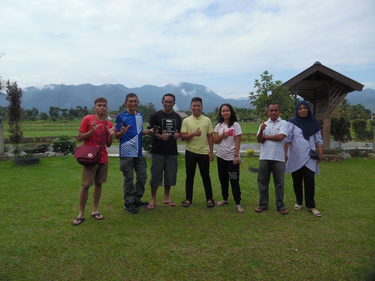 Ambow Homestay Jungle Trekking & Village Tour Bukit Lawang Bagian luar foto