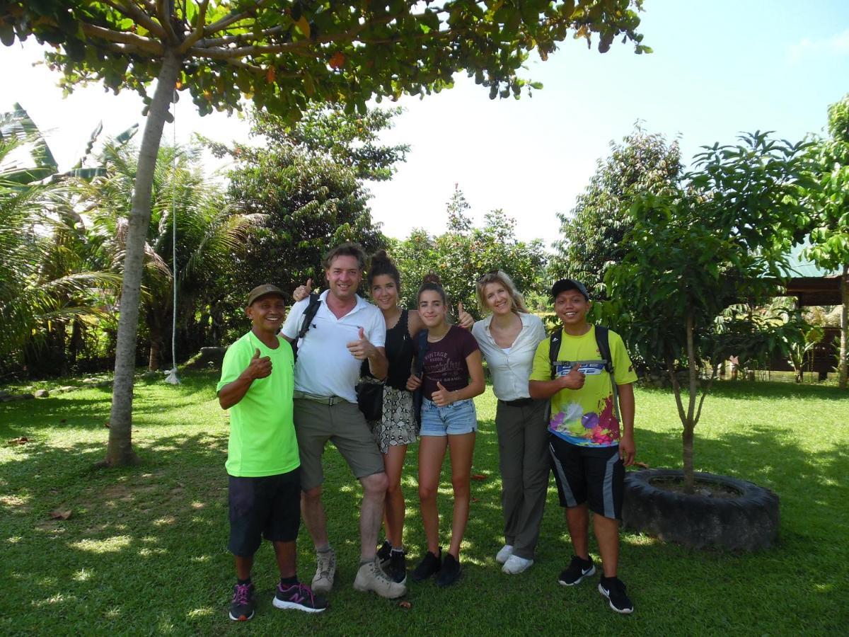 Ambow Homestay Jungle Trekking & Village Tour Bukit Lawang Bagian luar foto