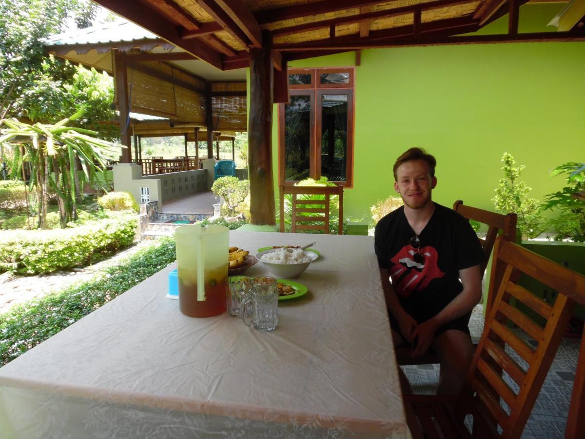Ambow Homestay Jungle Trekking & Village Tour Bukit Lawang Bagian luar foto