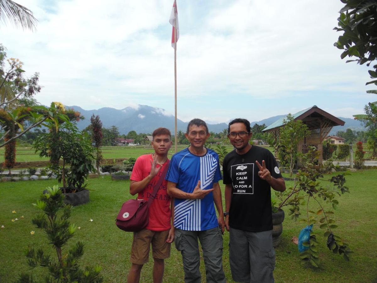 Ambow Homestay Jungle Trekking & Village Tour Bukit Lawang Bagian luar foto