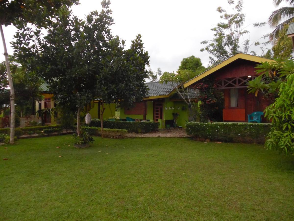 Ambow Homestay Jungle Trekking & Village Tour Bukit Lawang Bagian luar foto