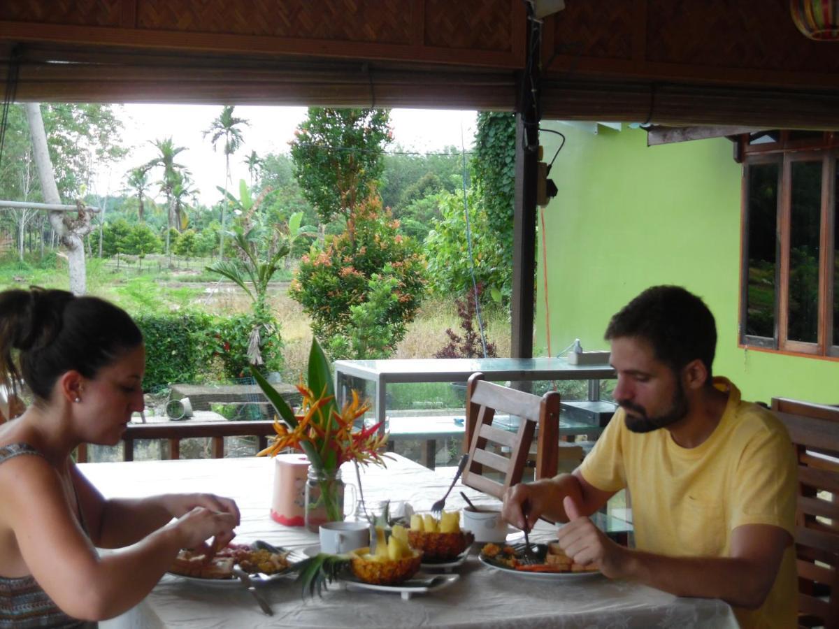 Ambow Homestay Jungle Trekking & Village Tour Bukit Lawang Bagian luar foto